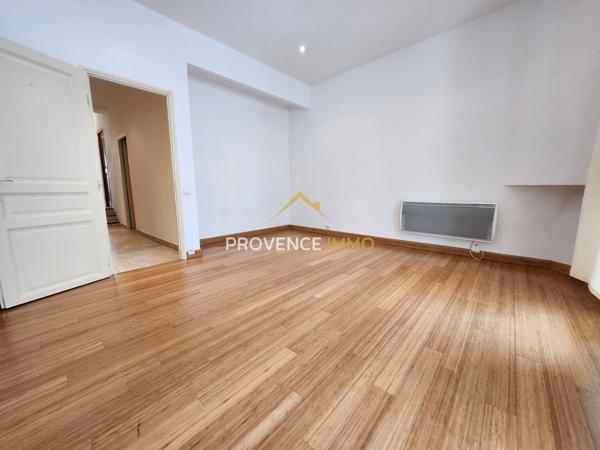 Oraison (04700) EXCLUSIVITE ORAISON !!! DUPLEX de 170 m2 avec grand garage de 75 m2 et local à louer