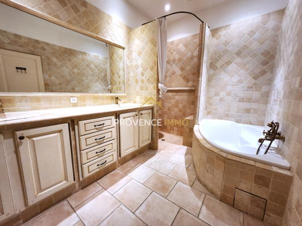 Oraison (04700) EXCLUSIVITE ORAISON !!! DUPLEX de 170 m2 avec grand garage de 75 m2 et local à louer