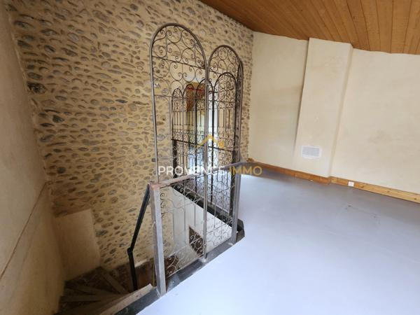 Oraison (04700) EXCLUSIVITE ORAISON !!! DUPLEX de 170 m2 avec grand garage de 75 m2 et local à louer