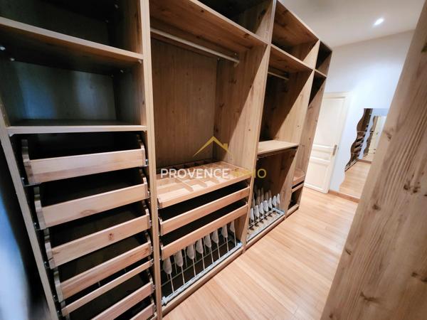 Oraison (04700) EXCLUSIVITE ORAISON !!! DUPLEX de 170 m2 avec grand garage de 75 m2 et local à louer