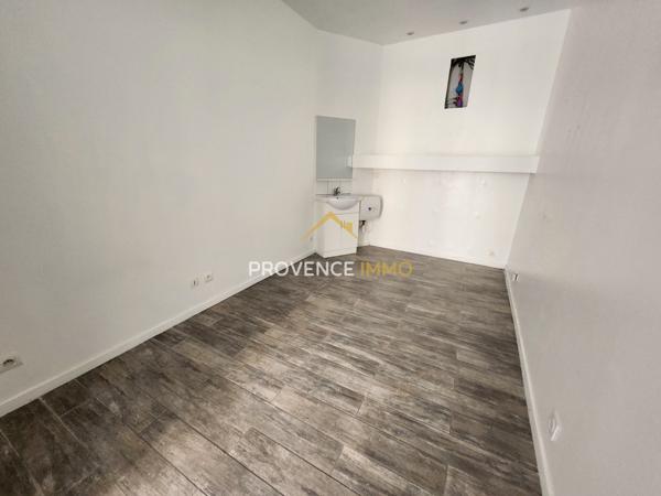 Oraison (04700) EXCLUSIVITE ORAISON !!! DUPLEX de 170 m2 avec grand garage de 75 m2 et local à louer