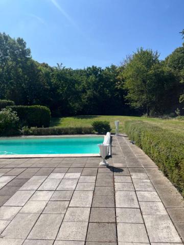 Maison d'architecte 11 pièces, 359 m2 sur parc de 7609 m2