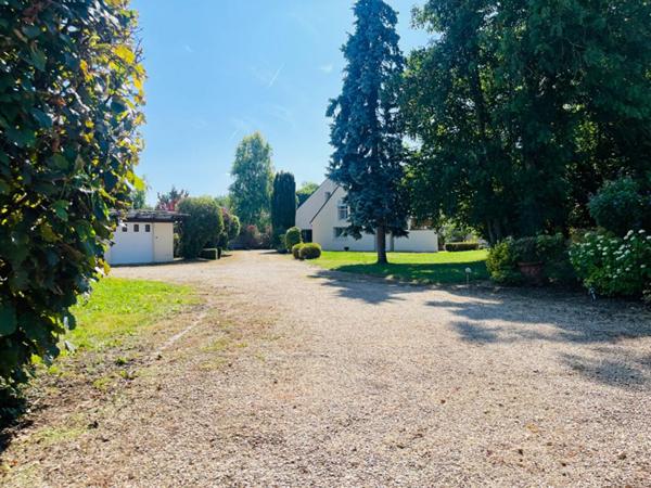 Maison d'architecte 11 pièces, 359 m2 sur parc de 7609 m2