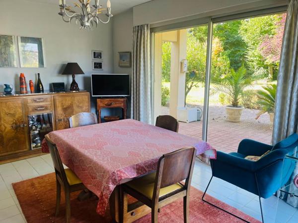 Maison d'architecte 11 pièces, 359 m2 sur parc de 7609 m2