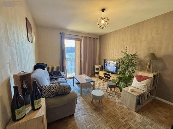 Appartement à vendre à Saint-Junien en Haute-Vienne (87200), ref : 87056-789