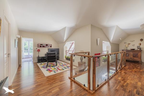 Maison à vendre 585 000 € Nazelles-Négron 7 p 220 m² DPE C
