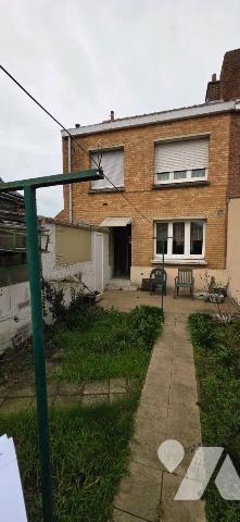 EN EXCLUSIVITE sur SAINT-POL SUR MER, Très beau potentiel pour cette MAISON à rénover, une seul...