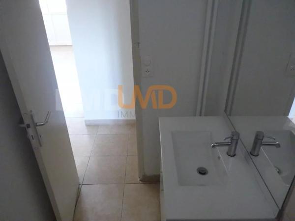 Beau T3 résidence Cavaillon