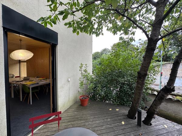 Bureaux à vendre TASSIN LA DEMI LUNE (69) magnifique petit bâtiment contemporain sur de 2 étages de bureaux , 130m2 environ