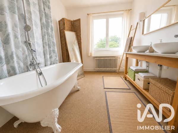 Maison à vendre 6 pièces 170,88 m² Gond-Pontouvre
