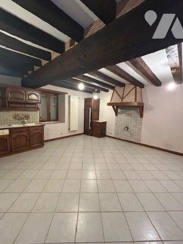 MAISON A VENDRE NOYANT-VILLAGES
10 Minutes NOYANT
Ravissante maison ancienne située dans un b...