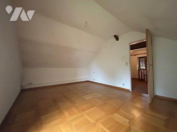 MAISON A VENDRE NOYANT-VILLAGES
10 Minutes NOYANT
Ravissante maison ancienne située dans un b...