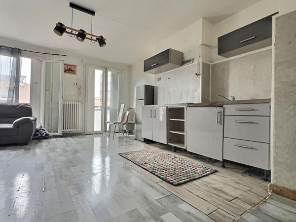 A vendre appartement de type 3 à Marseille 13002 - JOLIETTE