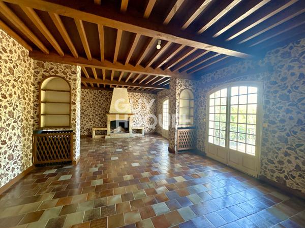 À vendre : Maison de caractère au coeur de Montbrison, quartier prisé !