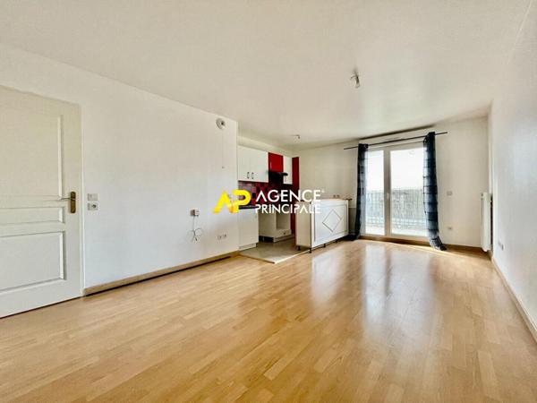 Orgemont - Colonie, Appartement 2 pièces 47 m2 avec balcon et parking à 5 minutes à pied de la gare d'Argenteuil €195 000 ** - Référence 4466