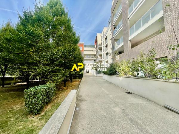 Orgemont - Colonie, Appartement 2 pièces 47 m2 avec balcon et parking à 5 minutes à pied de la gare d'Argenteuil €195 000 ** - Référence 4466