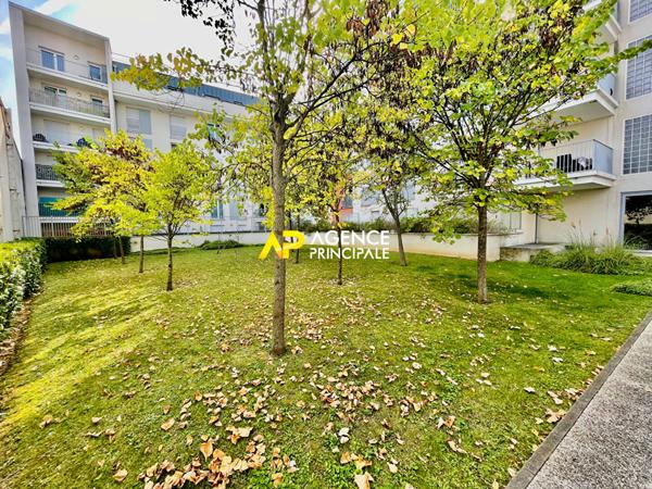 Orgemont - Colonie, Appartement 2 pièces 47 m2 avec balcon et parking à 5 minutes à pied de la gare d'Argenteuil €195 000 ** - Référence 4466