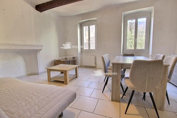 Cadenet (84160) grand T2 en plein cœur de Cadenet