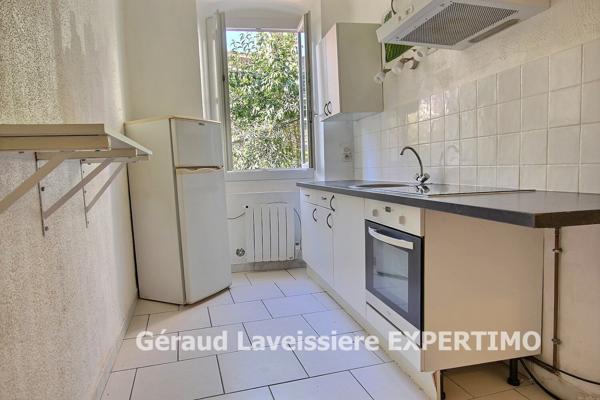 Cadenet (84160) grand T2 en plein cœur de Cadenet