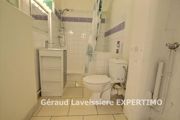 Cadenet (84160) grand T2 en plein cœur de Cadenet