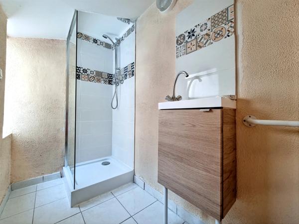 🏡 Maison de ville avec courette rénovée avec goût – Aucun travaux à prévoir !