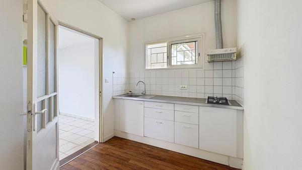 Immeuble de rapport – Studio loué + local commercial libre - Mérignac