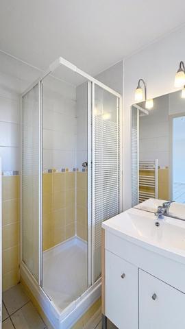 Immeuble de rapport – Studio loué + local commercial libre - Mérignac