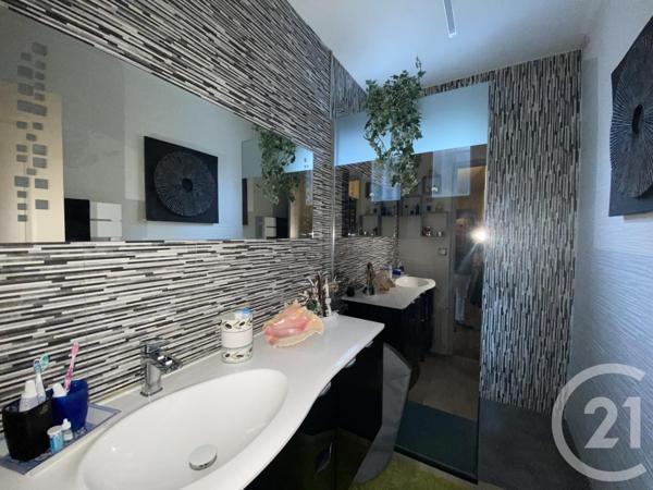 Appartement F4 à vendre  4 pièces - 84,96 m2 LE MESNIL ESNARD - 76