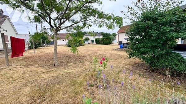 Située dans un environnement calme de la commune de Salbris (41300), cette maison de plain-pied...