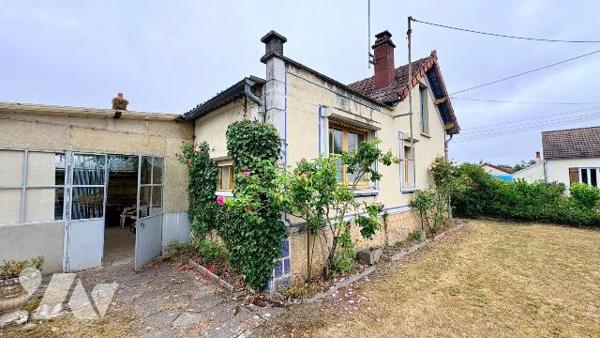Située dans un environnement calme de la commune de Salbris (41300), cette maison de plain-pied...