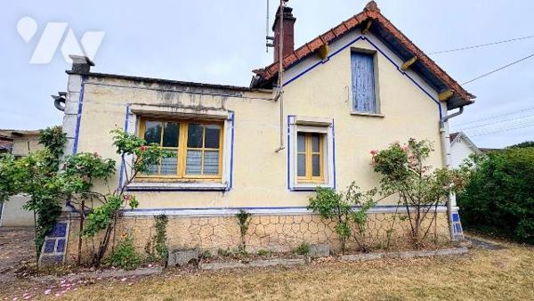 Située dans un environnement calme de la commune de Salbris (41300), cette maison de plain-pied...