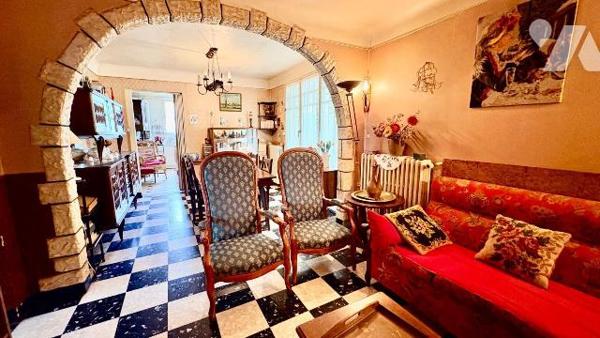 Située dans un environnement calme de la commune de Salbris (41300), cette maison de plain-pied...