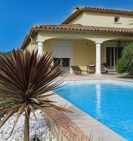 Aups L'Art de Vivre en Provence au Pied du Village