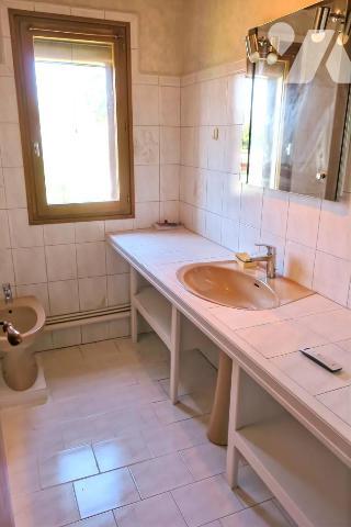 Maison T6 - Garage - Dépendances - Terrasse - Jardin . 964 m² cadastré.