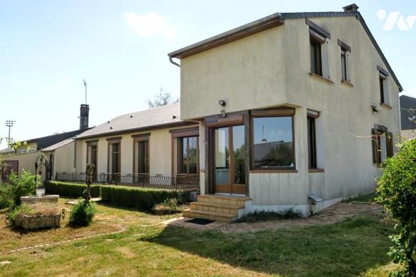 Maison T6 - Garage - Dépendances - Terrasse - Jardin . 964 m² cadastré.