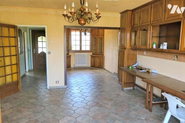 Maison T6 - Garage - Dépendances - Terrasse - Jardin . 964 m² cadastré.