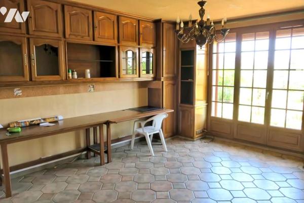 Maison T6 - Garage - Dépendances - Terrasse - Jardin . 964 m² cadastré.