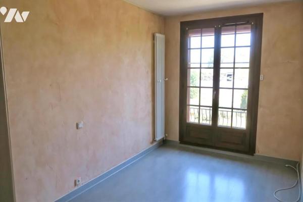 Maison T6 - Garage - Dépendances - Terrasse - Jardin . 964 m² cadastré.