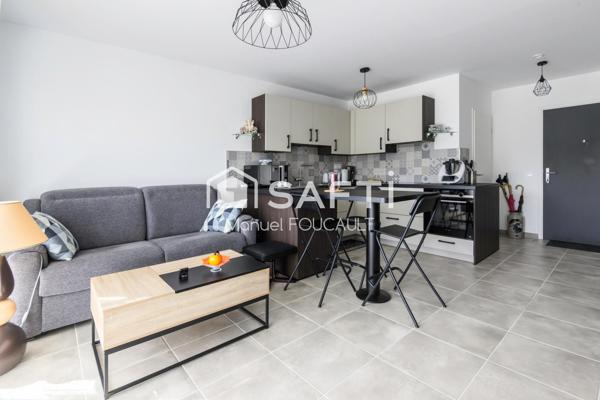 Plombières-lès-Dijon, appartement 2 pièces de 43 m2 au calme, avec place de parking extérieure.