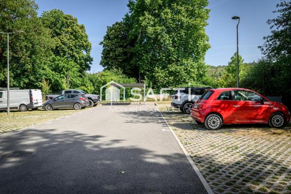 Plombières-lès-Dijon, appartement 2 pièces de 43 m2 au calme, avec place de parking extérieure.