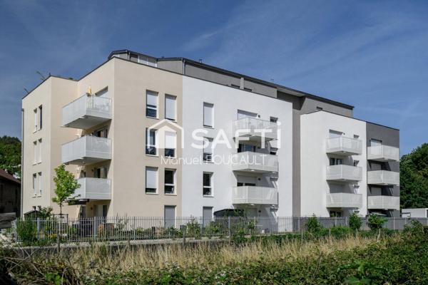 Plombières-lès-Dijon, appartement 2 pièces de 43 m2 au calme, avec place de parking extérieure.