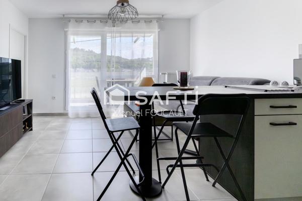 Plombières-lès-Dijon, appartement 2 pièces de 43 m2 au calme, avec place de parking extérieure.