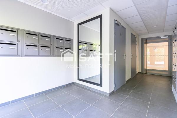 Plombières-lès-Dijon, appartement 2 pièces de 43 m2 au calme, avec place de parking extérieure.