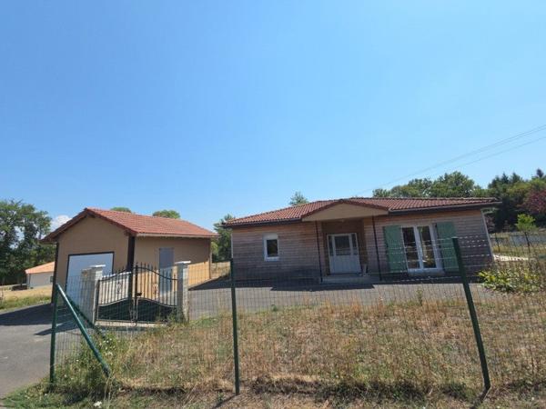 Maison à louer 890 € CC Saillat-sur-Vienne 4 p 94 m² DPE C