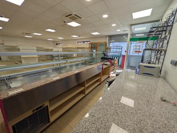 Vente                                                      Local commercial
                        
                                         133 m2                     à Coussey