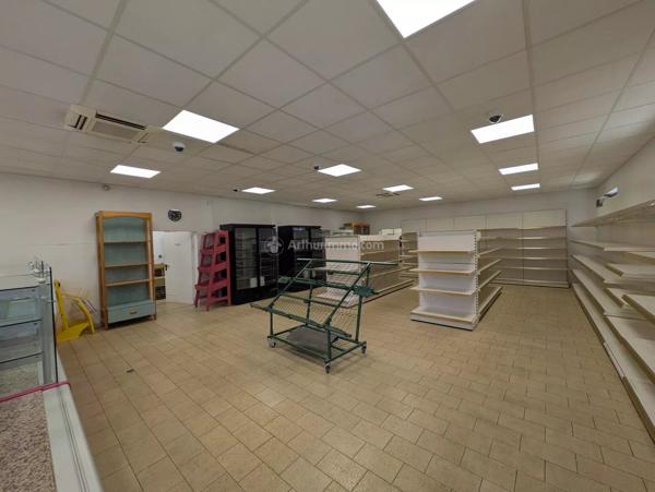 Vente                                                      Local commercial
                        
                                         133 m2                     à Coussey