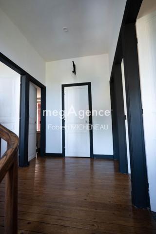 Maison à LE MAY-SUR-EVRE, 49122 - 7 pièces 202m²