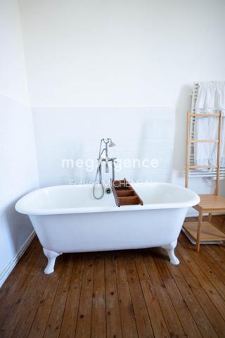 Maison à LE MAY-SUR-EVRE, 49122 - 7 pièces 202m²