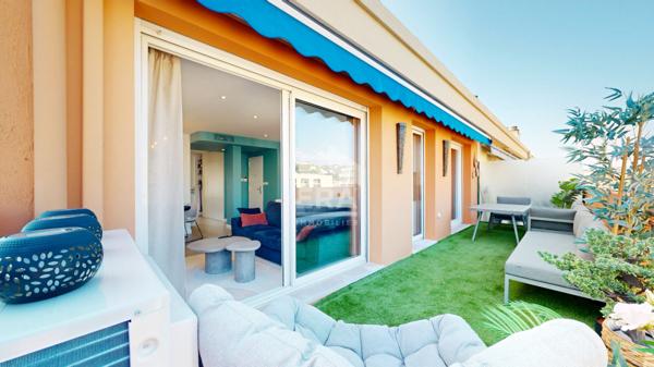 NICE - RUE DE FRANCE : MAGNIFIQUE F3 AVEC GRANDE TERRASSE DE 17 M² À CIEL OUVERT VUE DÉGAGÉE VILLE ET MER
