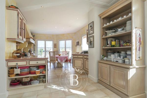 Le Vésinet, Maison 7 Chambres -  310 m² à vendre